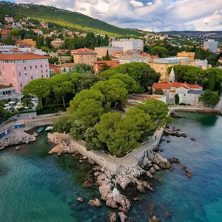 Blue Wave View Опатия