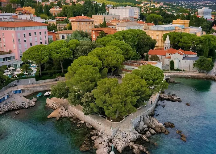 Blue Wave View Опатия